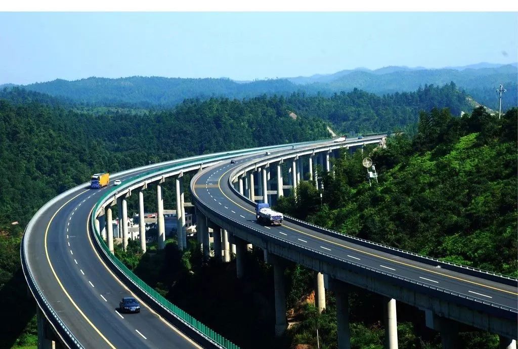 收費公路政策這些年①丨中國建成了世界領(lǐng)先的高速公路系統(tǒng)交通收費設(shè)備